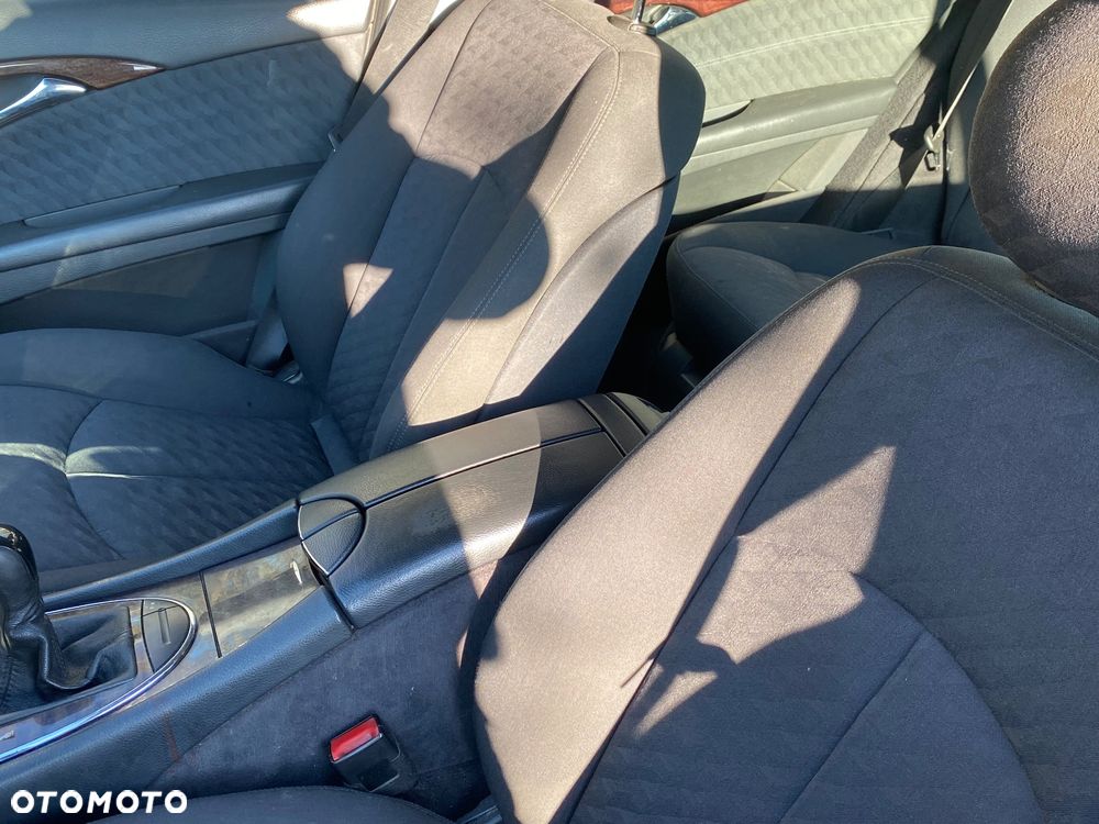 Mercedes-Benz Klasa E 220 CDI T Classic - 9