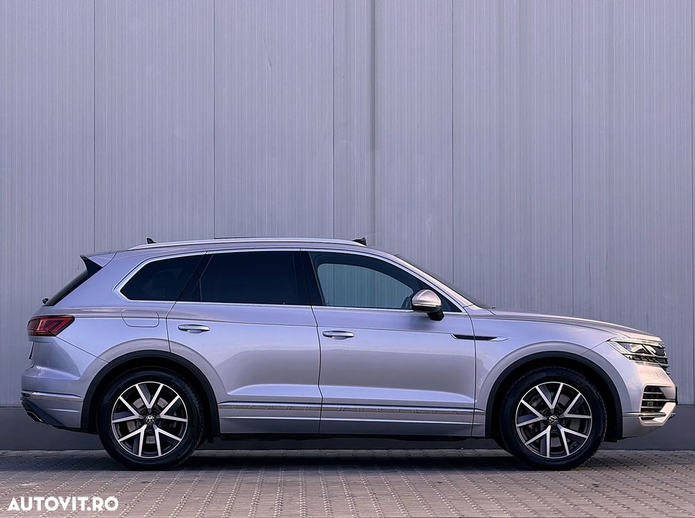 Volkswagen Touareg 3.0 V6 e-Hybrid 4Motion Aut. Elegance - 11