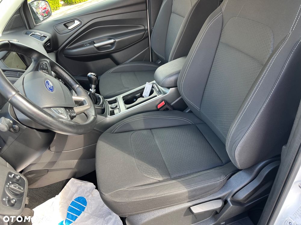 Ford Kuga 2.0 TDCi 2x4 Titanium - 13