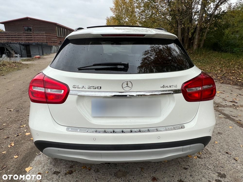 Mercedes-Benz GLA - 20