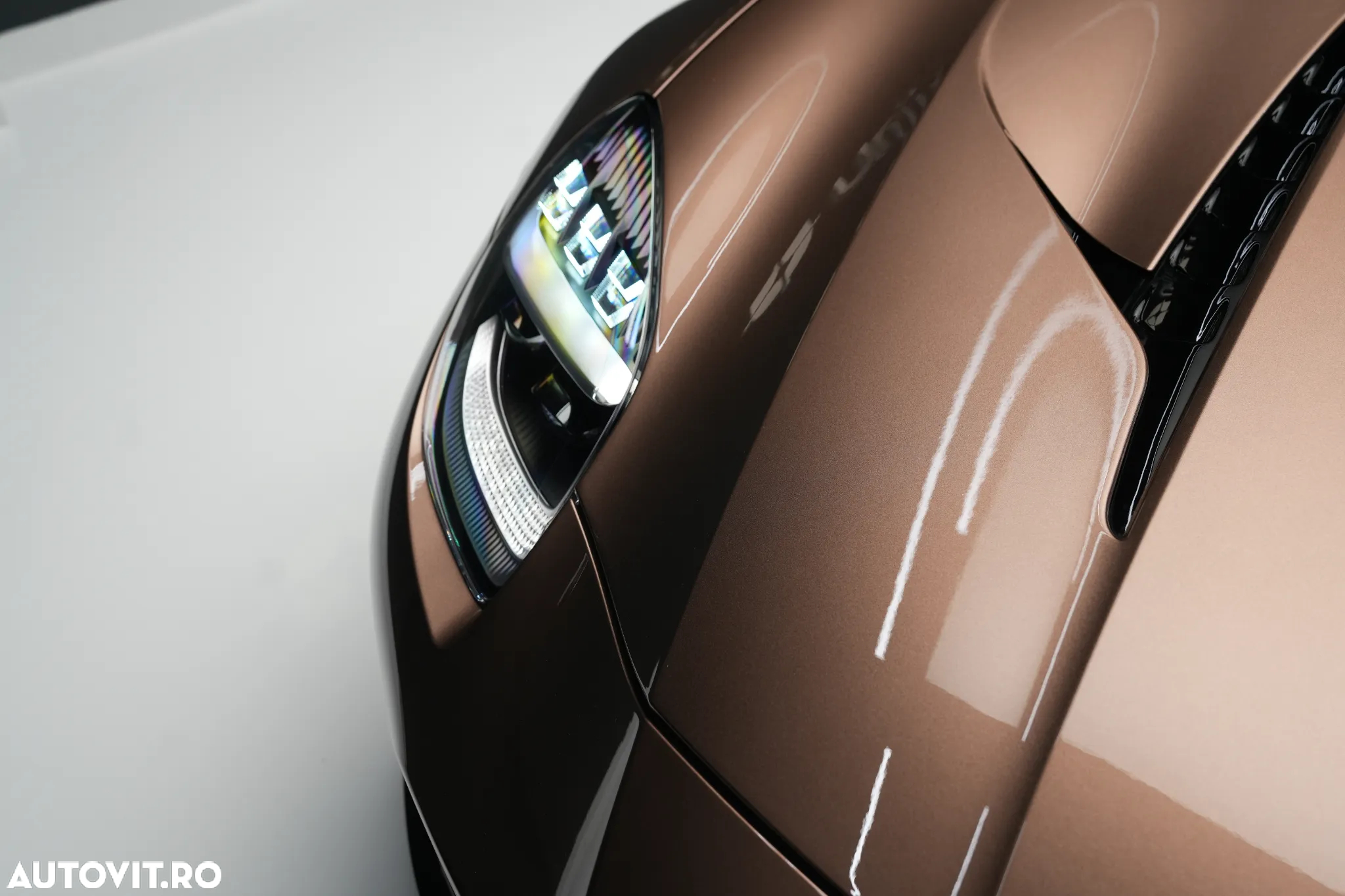 Aston Martin Vanquish - 7