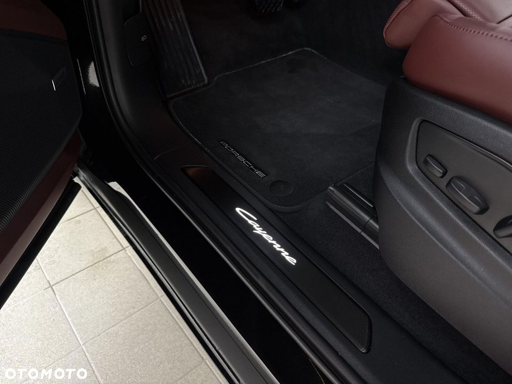 Porsche Cayenne - 39