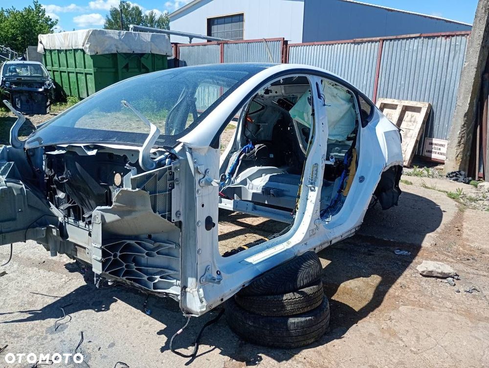 KAROSERIA ĆWIARTKA BŁOTNIK PRÓG DACH PODŁUŻNICA  TESLA MODEL Y (5YJY) 2019 - 2022 EV 235 kW - 7