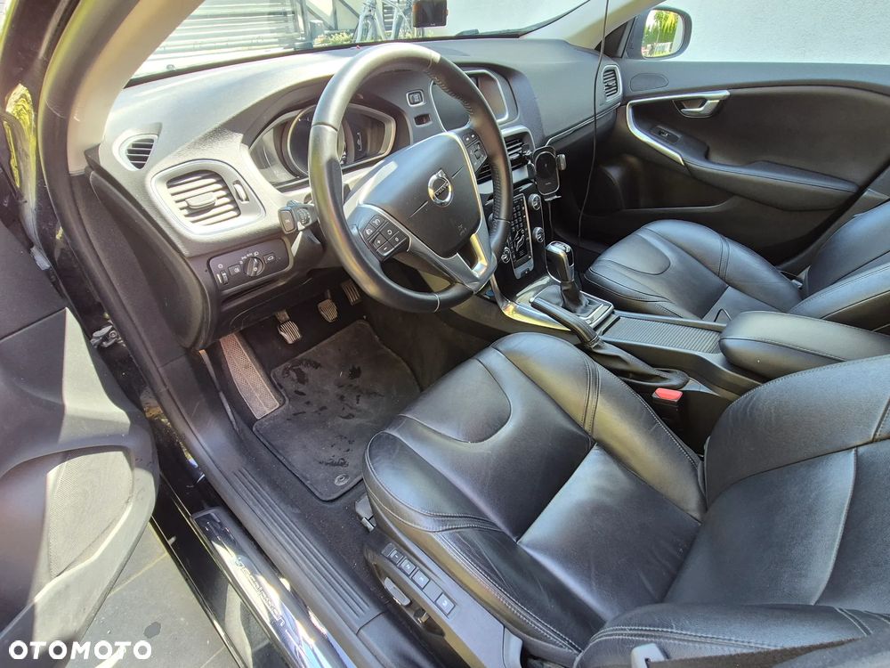 Volvo V40 D2 Inscription - 9