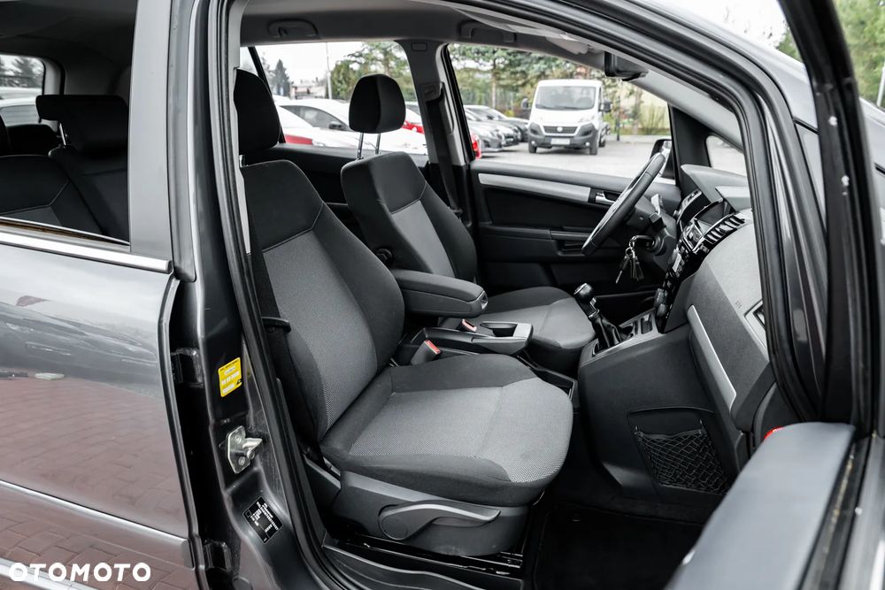 Opel Zafira 1.8 Family Plus - 26