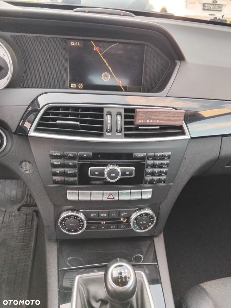 Mercedes-Benz Klasa C 180 CGI BlueEff - 8