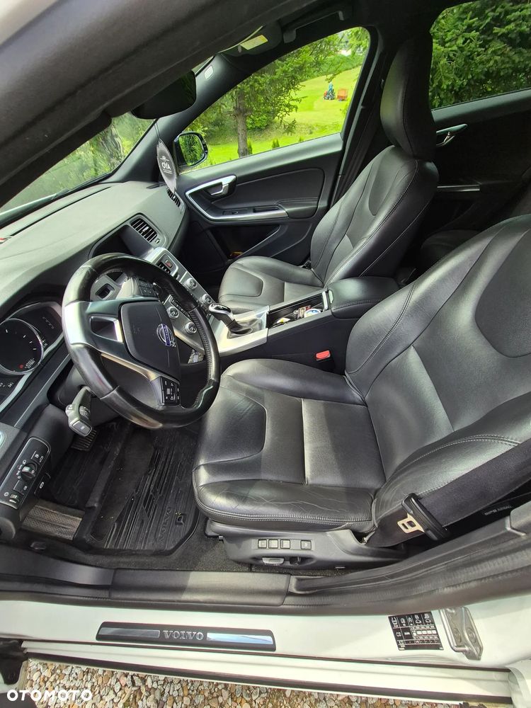 Volvo V60 D4 - 2
