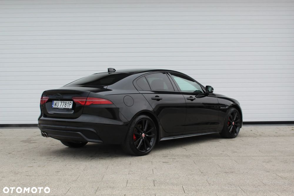 Jaguar XE - 7