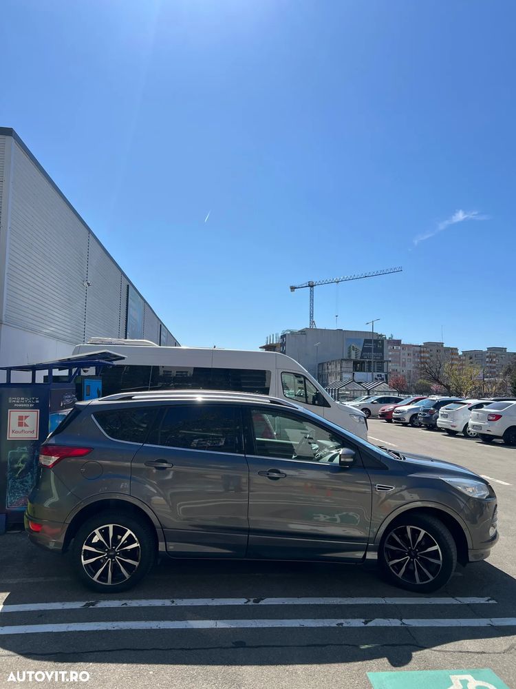 Ford Kuga 2.0 TDCi Powershift 4WD Titanium - 5