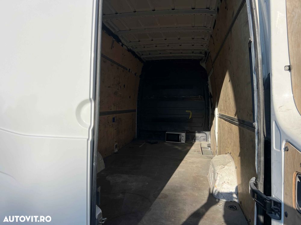 Mercedes-Benz Sprinter - 8