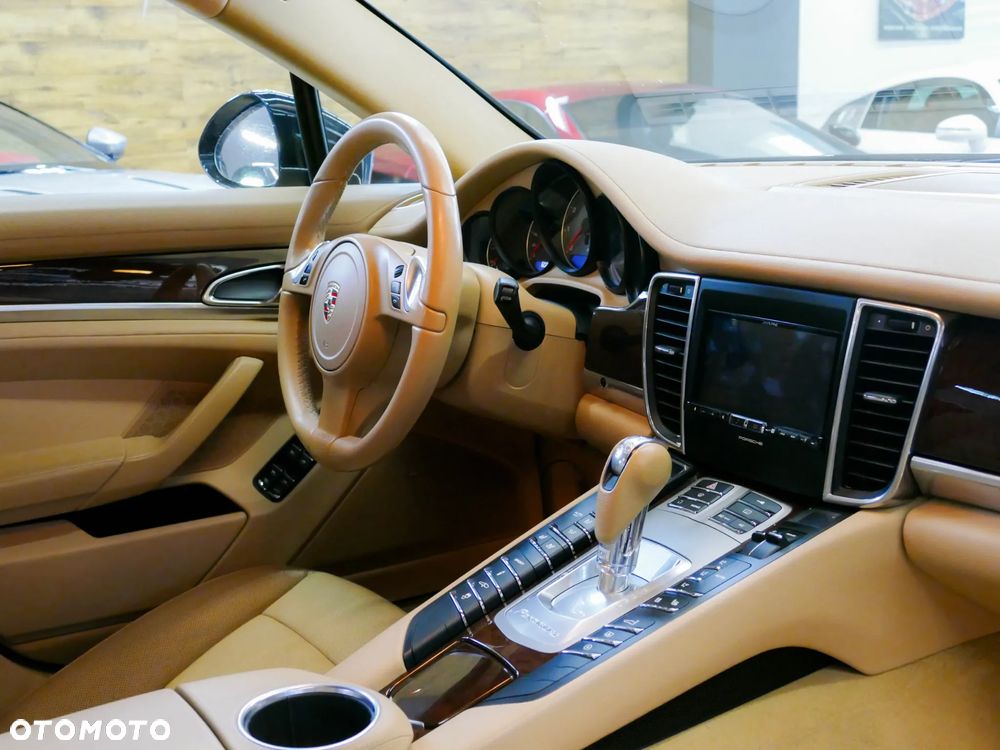 Porsche Panamera 4S PDK - 14