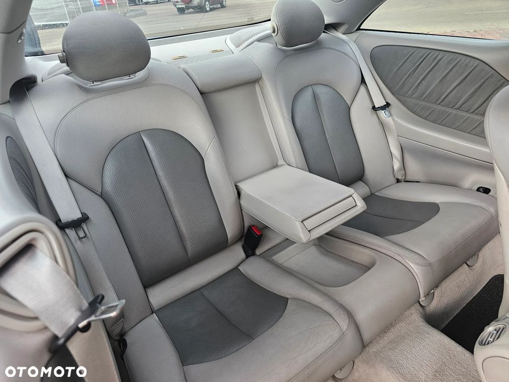 Mercedes-Benz CLK 270 CDI Avantgarde - 4