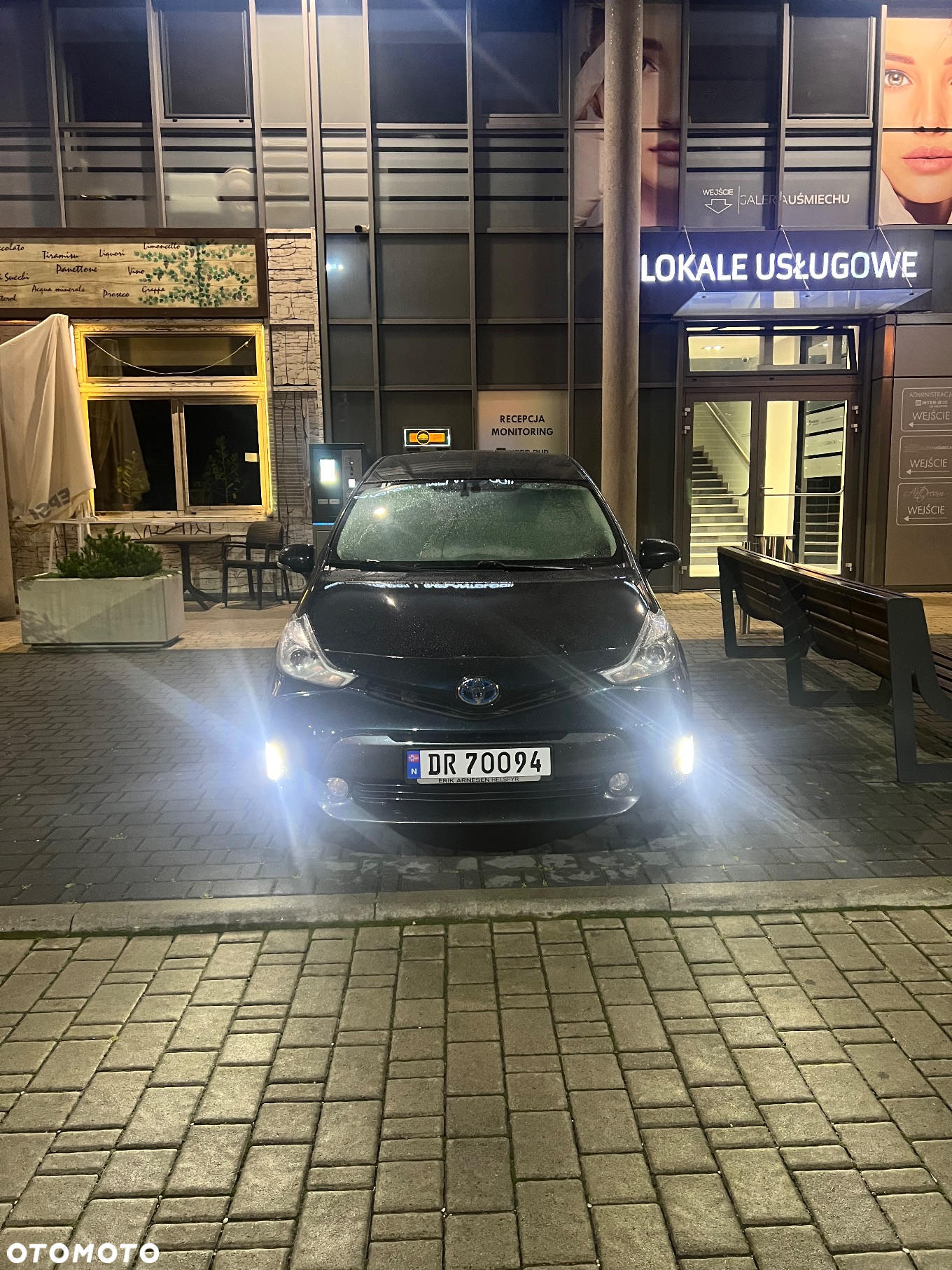 Toyota Prius+ (Hybrid) Comfort - 17