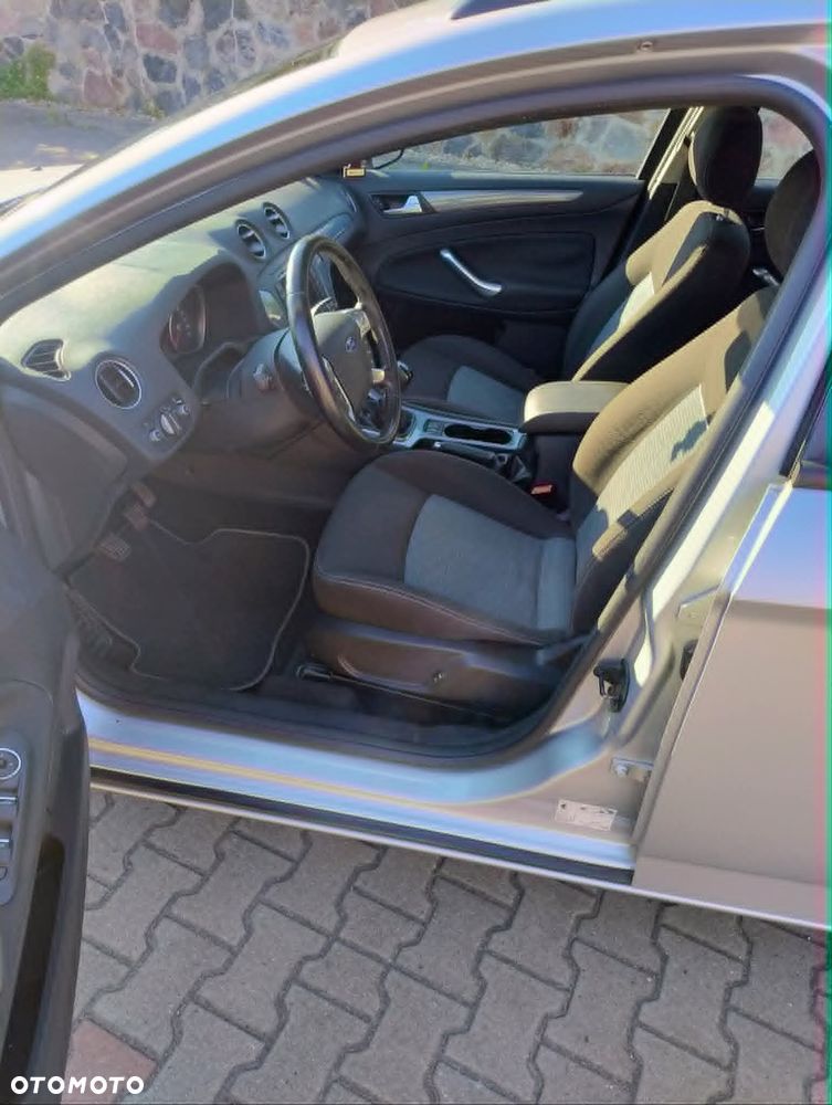 Ford Mondeo 2.0 TDCi Trend - 10