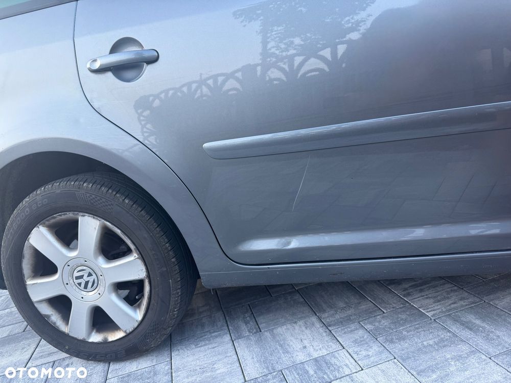 Volkswagen Touran 2.0 TDI Highline - 12