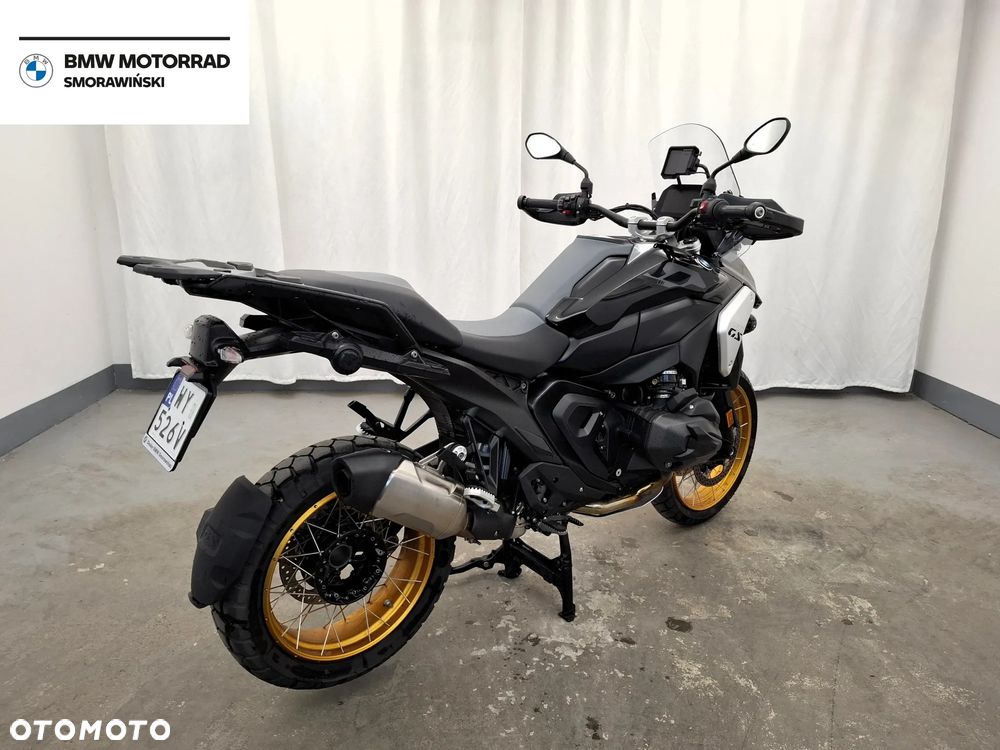 BMW R - 8