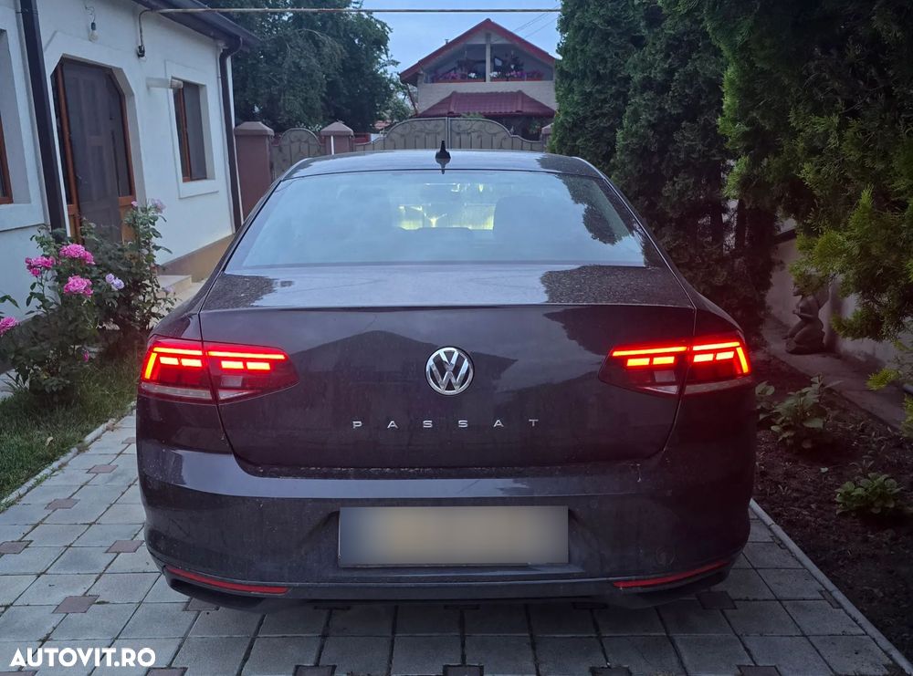 Volkswagen Passat 2.0 TDI DSG Comfortline - 13