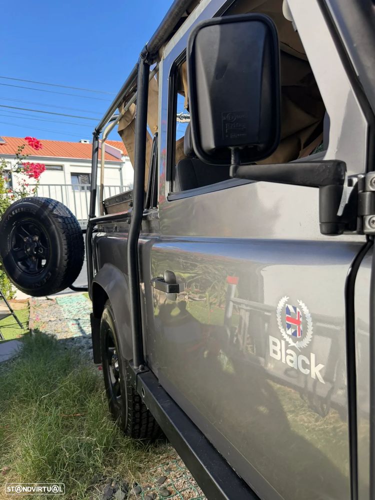 Land Rover Defender - 16
