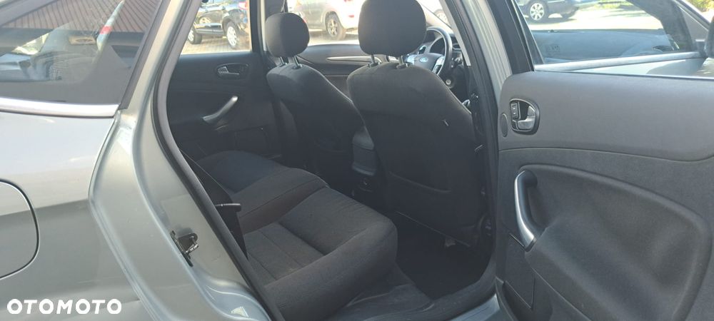 Ford Mondeo - 11