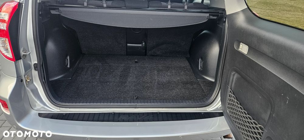Toyota RAV4 2.0 VVT-i Sol - 11
