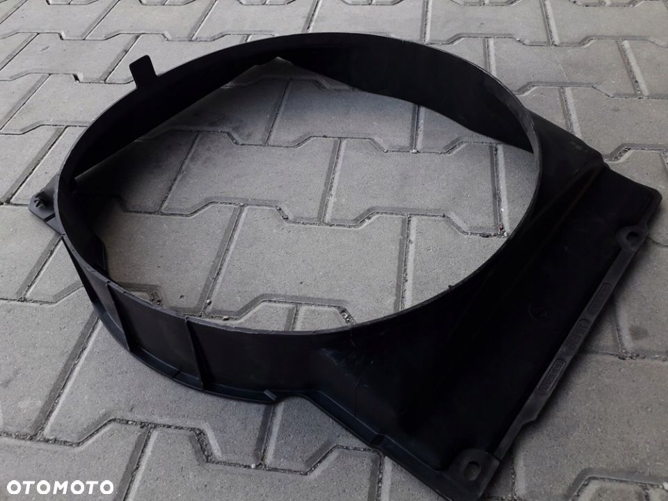OSŁONA WIATRAKA WENTYLATOR CHŁODNICA MERCEDES W115 - 3