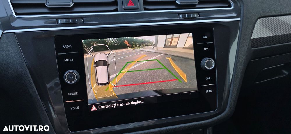 Volkswagen Tiguan 2.0 TDI SCR 4MOTION DSG R-Line - 28