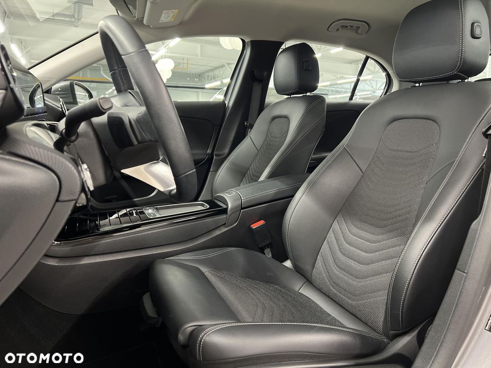 Mercedes-Benz Klasa A 180 Progressive 7G-DCT - 22