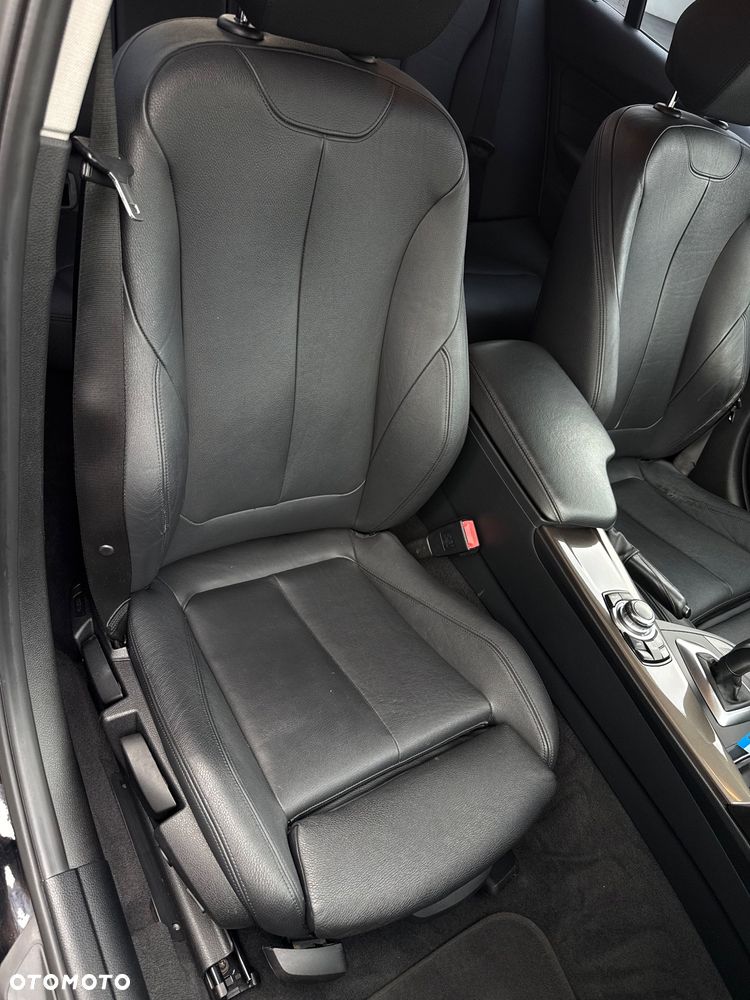 BMW Seria 3 320d Sport Line - 31