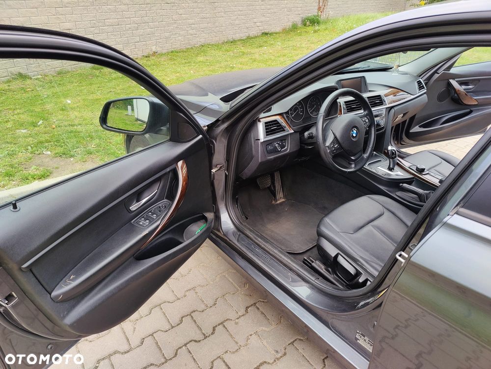 BMW Seria 3 320i xDrive - 18