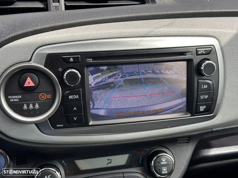 Toyota Yaris Hybrid 1.5 Cx Automática de 2013 para peças - 16