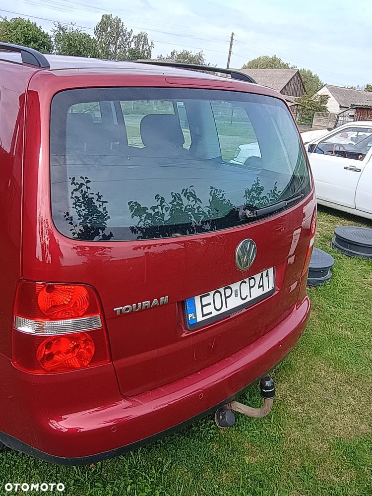 Volkswagen Touran 1.6 Conceptline - 5