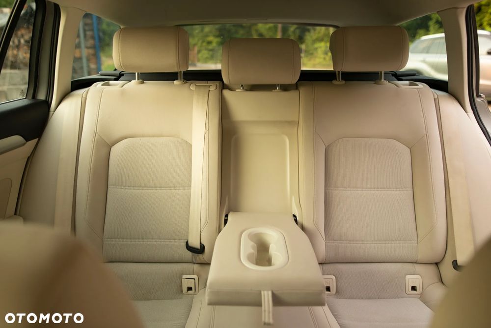 Volkswagen Passat 1.6 TDI BMT Comfortline - 9