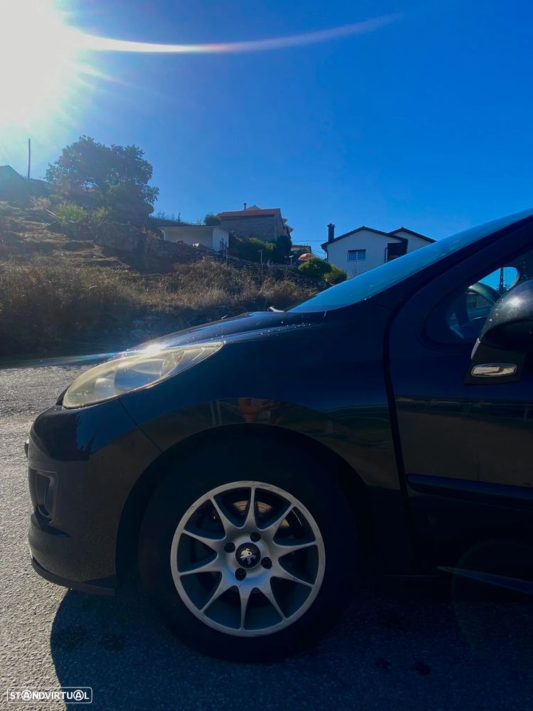 Peugeot 207 - 13