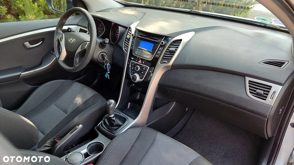 Hyundai i30 1.6 GDI Classic + - 6