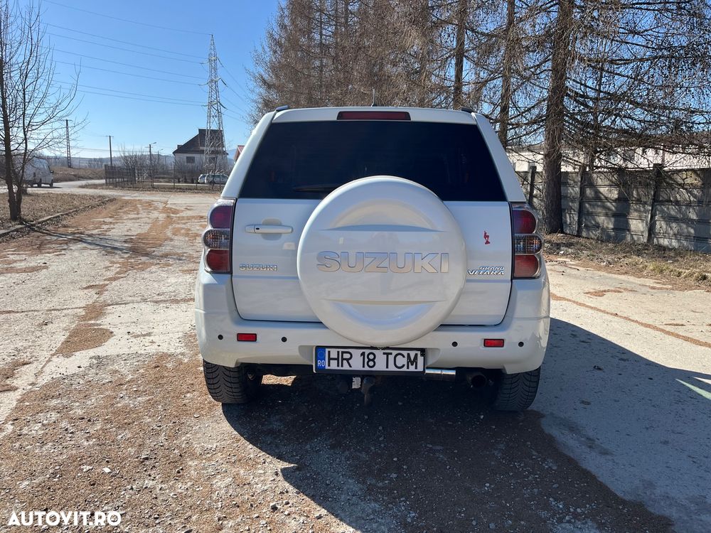 Suzuki Grand Vitara 2.4 Club - 6