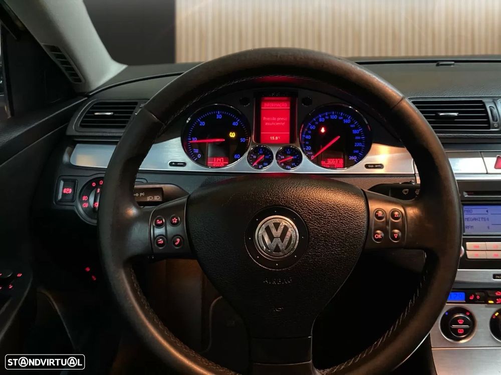 VW Passat Variant 2.0 TDi Highline - 9