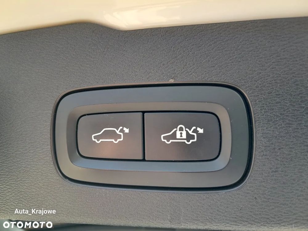 Volvo V60 B3 B R-Design - 34
