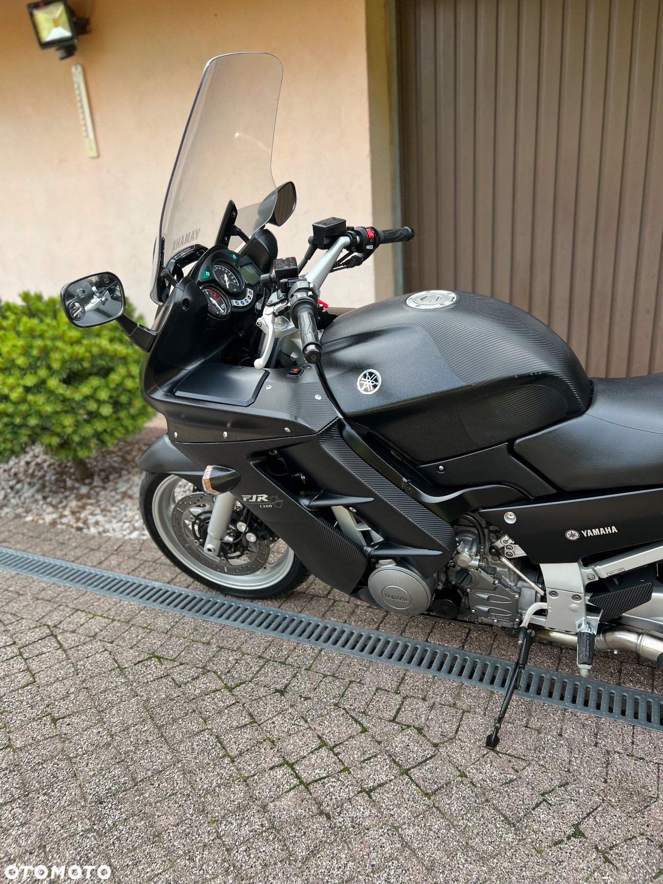 Yamaha FJR - 13