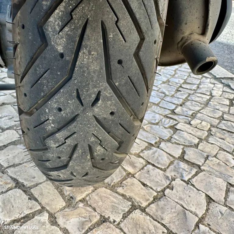 Piaggio Vespa GTS 300 - 24