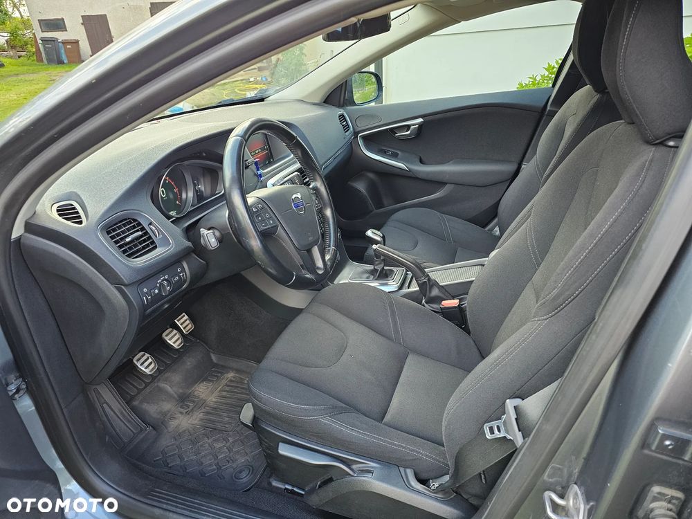 Volvo V40 D4 Kinetic - 9