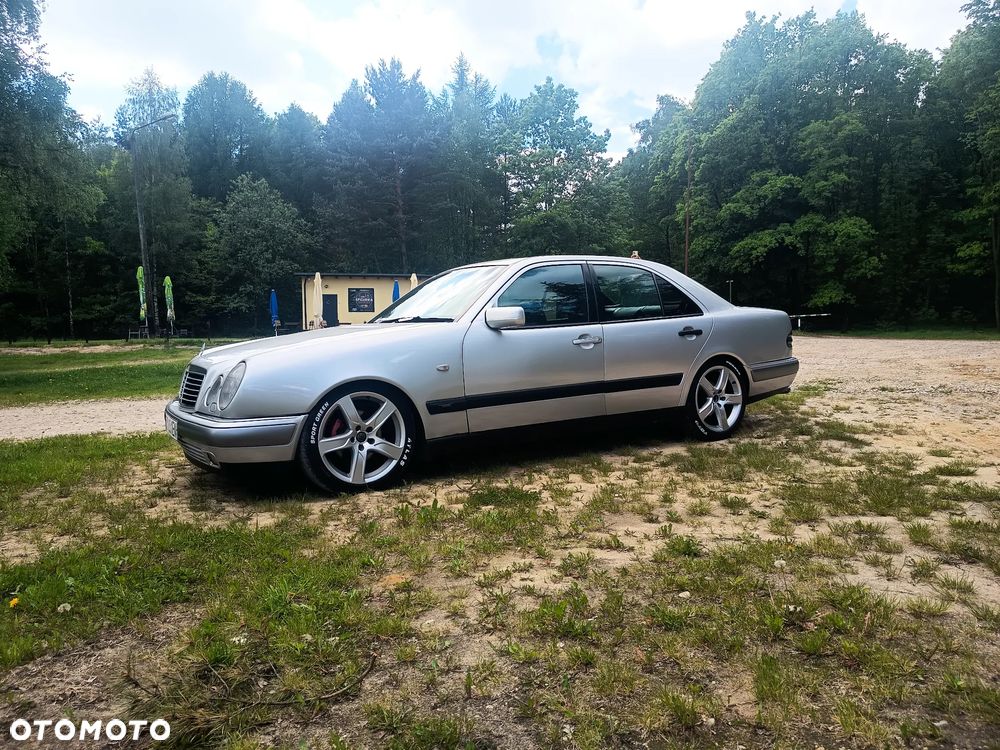 Mercedes-Benz Klasa E 230 Avantgarde - 25