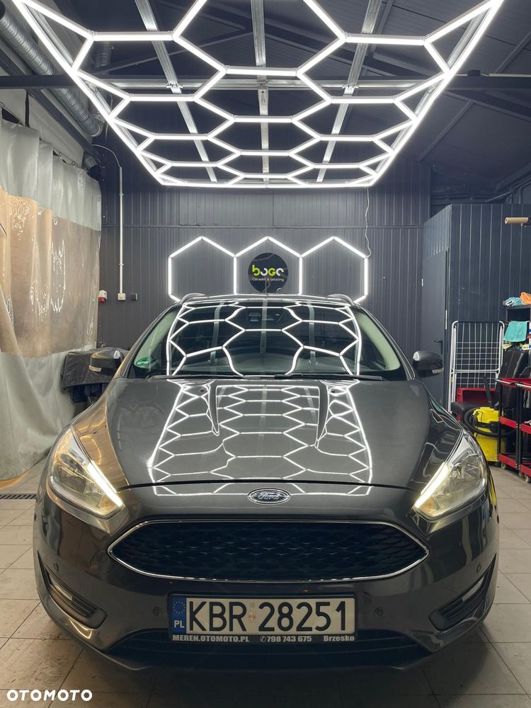 Ford Focus 1.0 EcoBoost Gold X (Trend) - 32