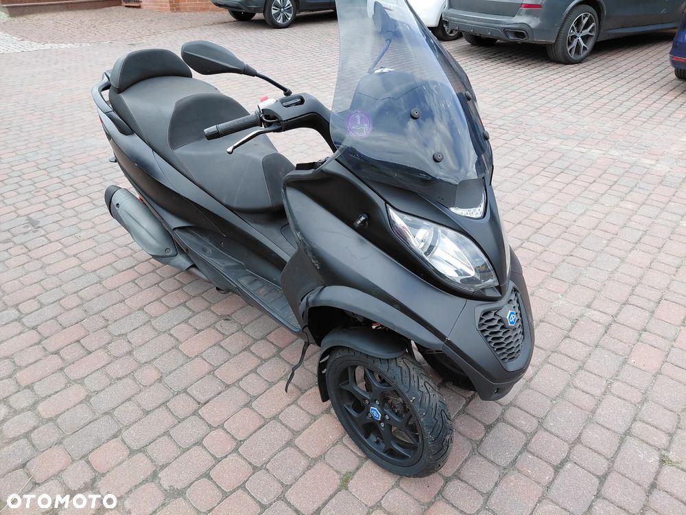 Piaggio MP-3 - 7
