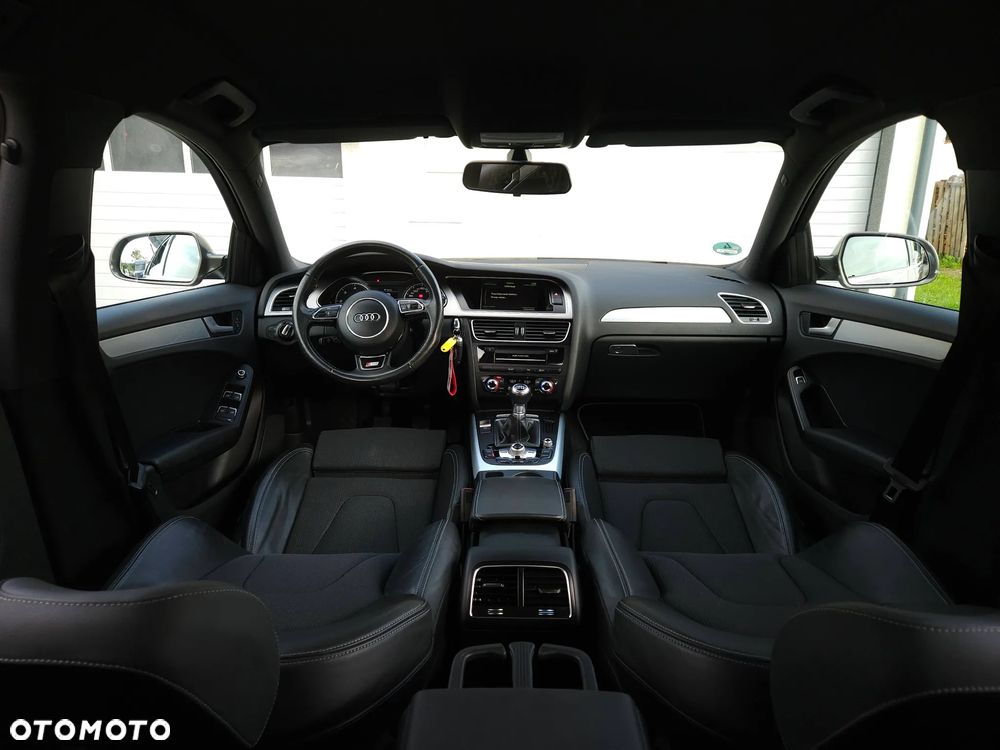 Audi A4 Avant 2.0 TDI DPF quattro S line Sportpaket - 33