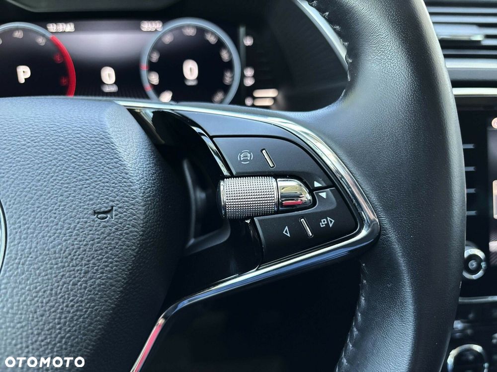 Skoda Superb 2.0 TDI SCR Style DSG - 24