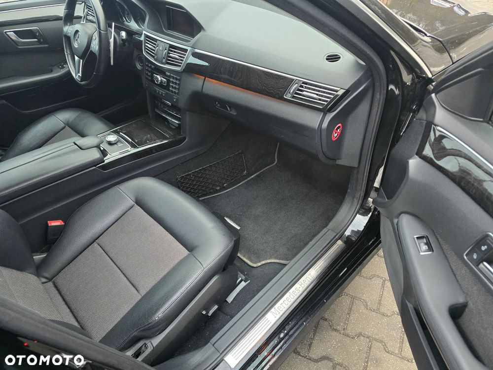 Mercedes-Benz Klasa E 200 CGI BlueEFFICIENCY Automatik - 11