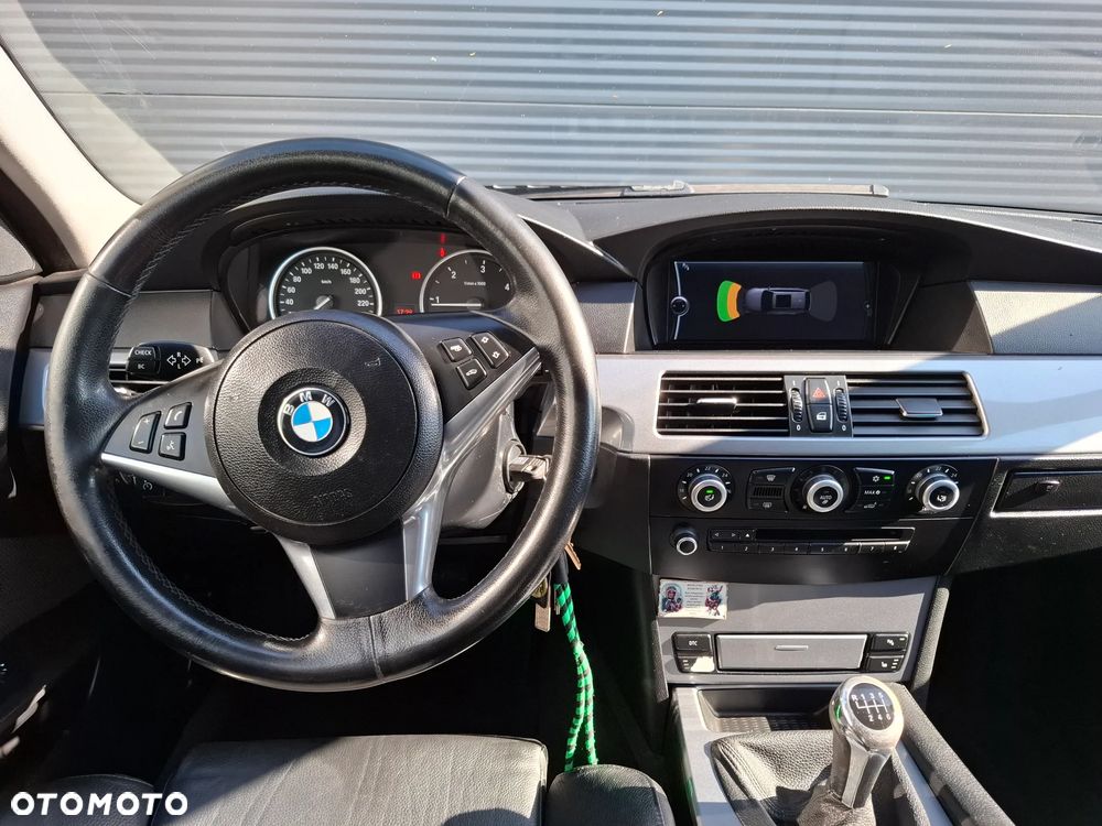 BMW Seria 5 520d Edition Exclusive - 11