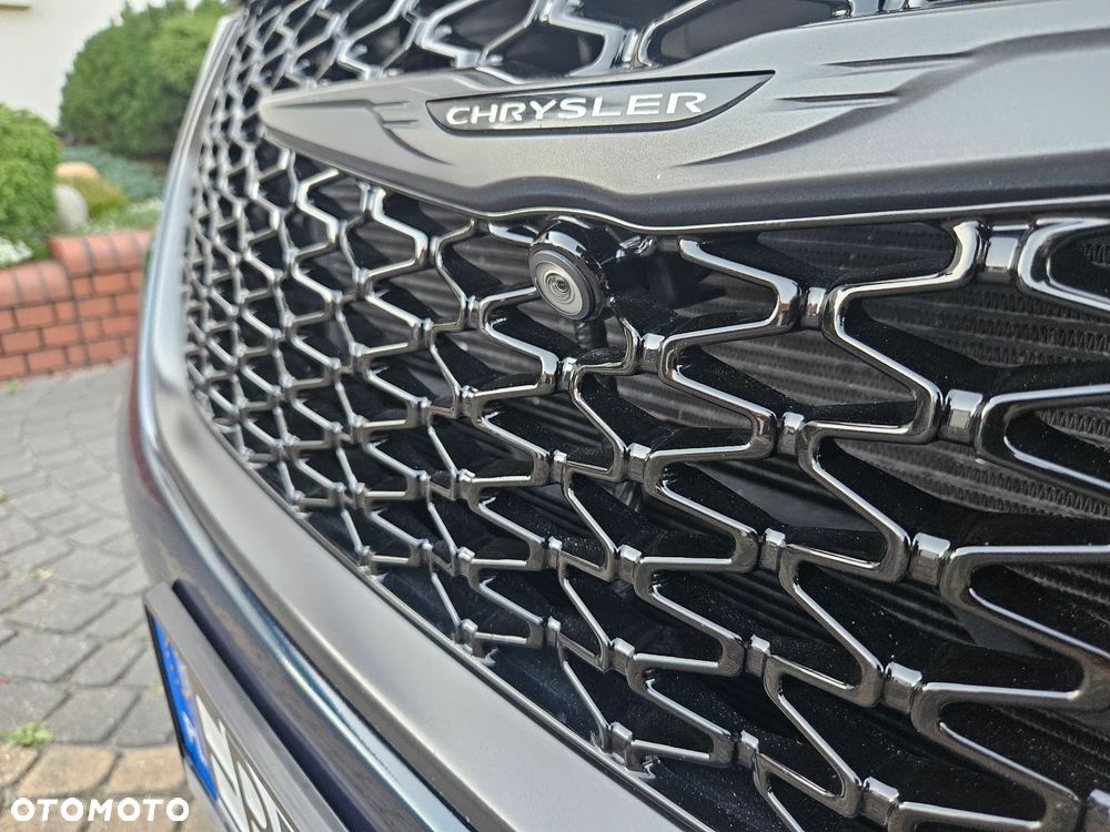Chrysler Pacifica - 11