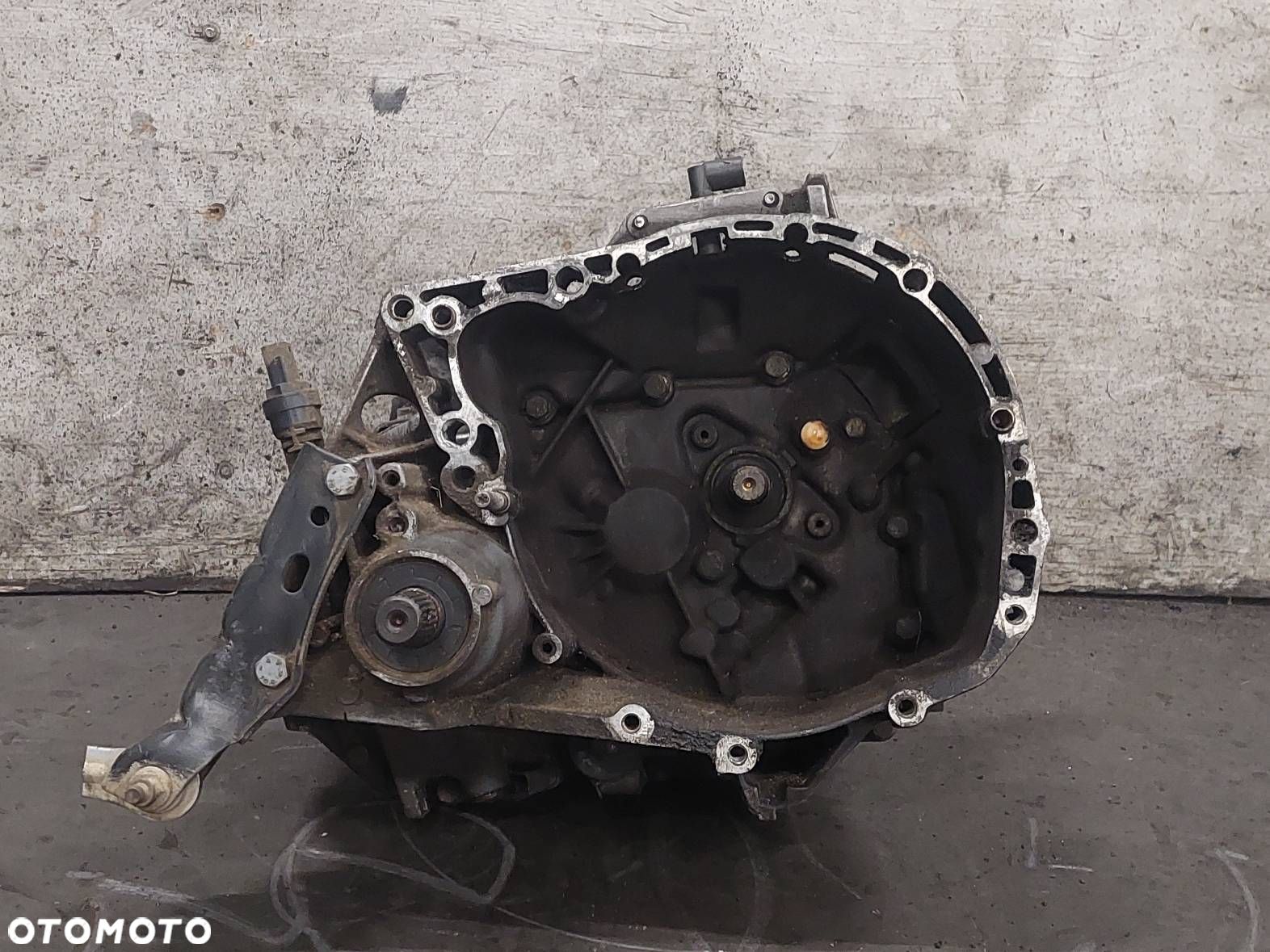 SKRZYNIA BIEGÓW RENAULT CLIO II 1.4 8V JB3120 - 1