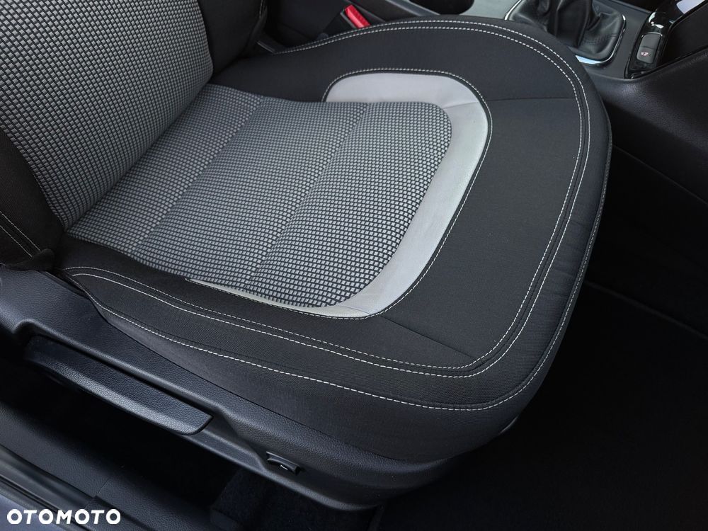 Kia Ceed 1.6 GDI Business Line - 27